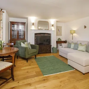 Apartment The Square Garden In For Up To 4 Guests United Kingdom